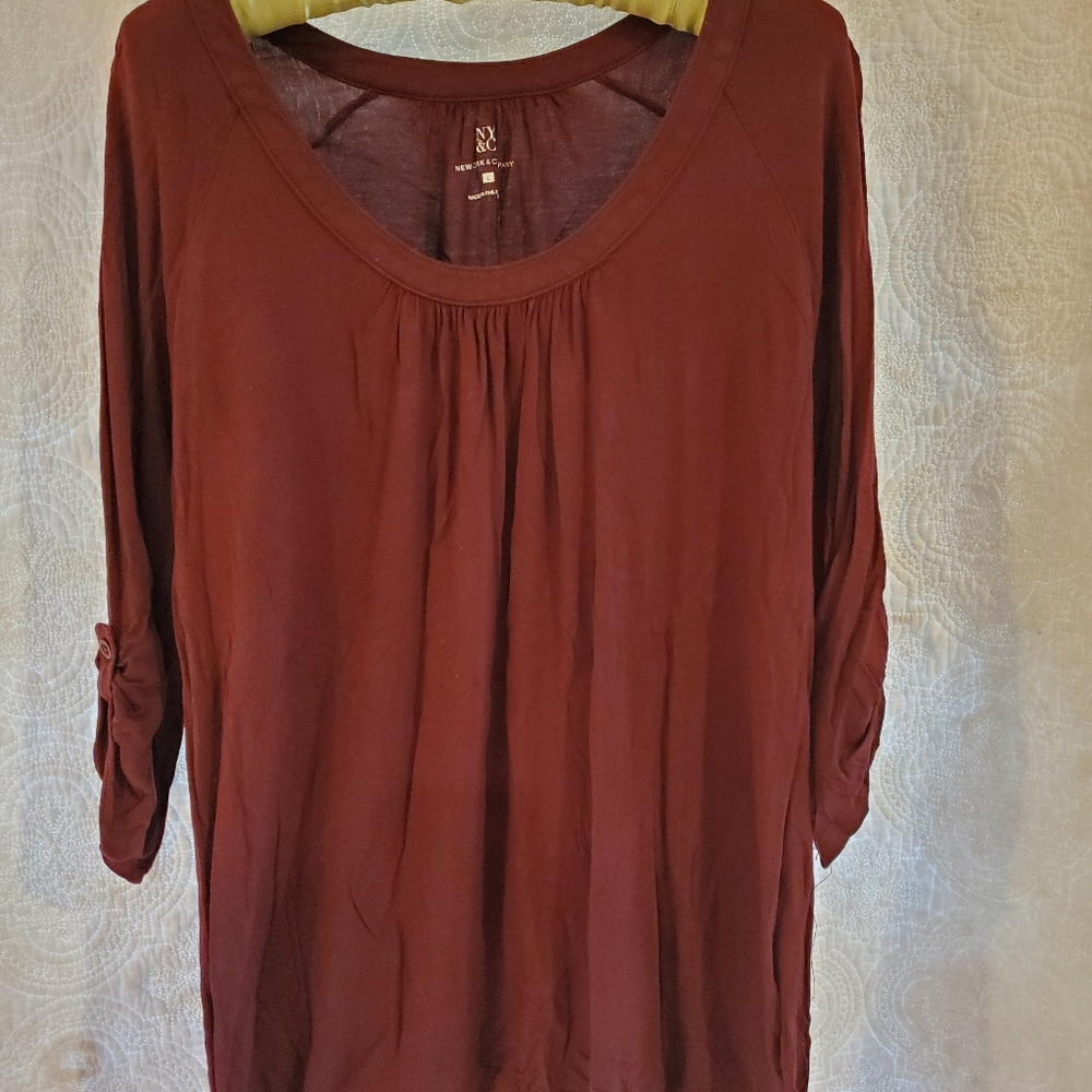 New York and Company Maroon Long Sleeve Tee Size L